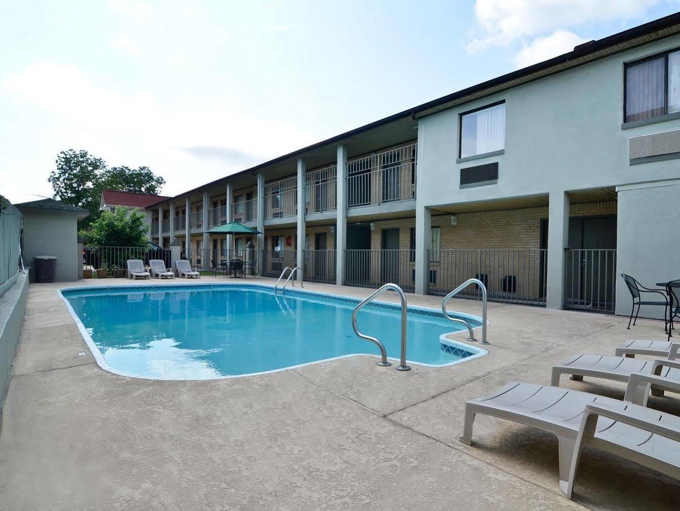 Red Roof Inn Muscle Shoals Exterior foto